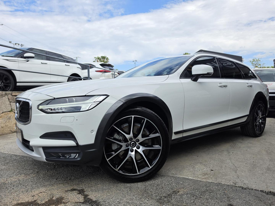 2019 Volvo V90 Cross Country P Series D5 Wagon Image 1