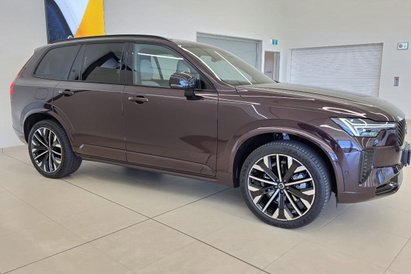 2025 MY26 Volvo XC90 L Series Ultra B5 Dark SUV Image 4