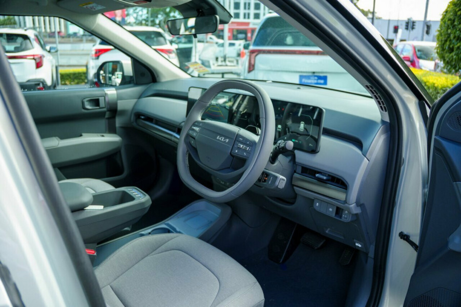 2025 Kia EV3 SV Air Standard Range SUV Image 16
