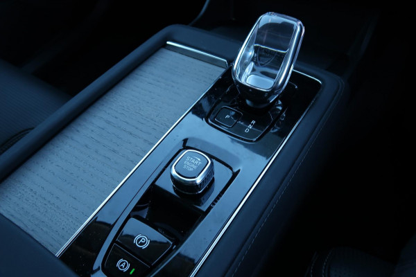 2025 Volvo XC90 L Series Ultra B5 Bright SUV Image 10
