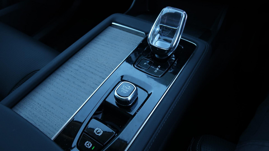2025 Volvo XC90 L Series Ultra B5 Bright SUV Image 10