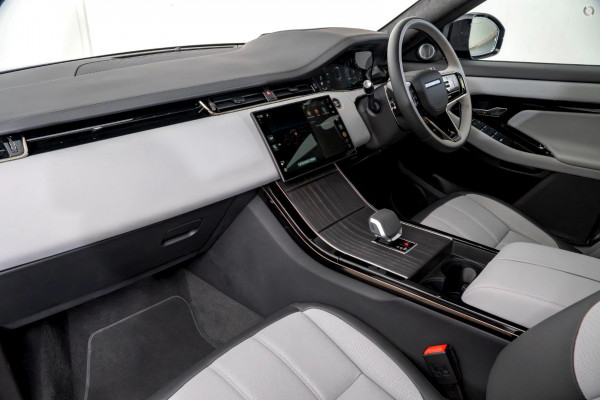 2026 MY26.5 Land Rover Range Rover Evoque L551 P300e Autobiography SUV image 7