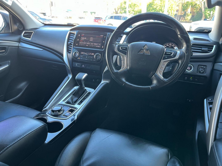 2018 Mitsubishi Pajero Sport QE GLS SUV Image 9
