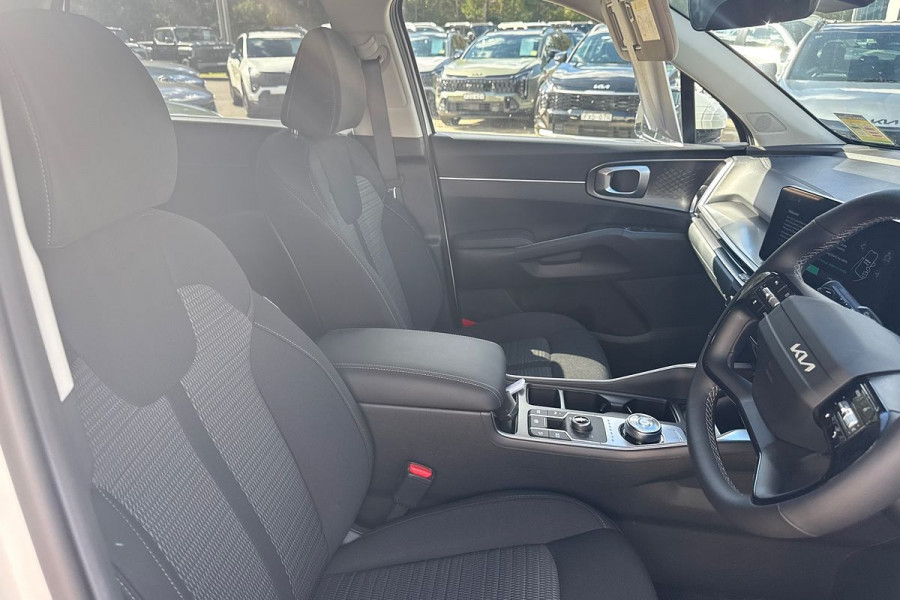 2025 MY26 Kia Sorento MQ4 PE Sport SUV Image 9