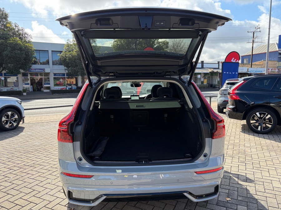 2025 MY26 Volvo XC60 UZ Ultra B5 Dark SUV Image 11