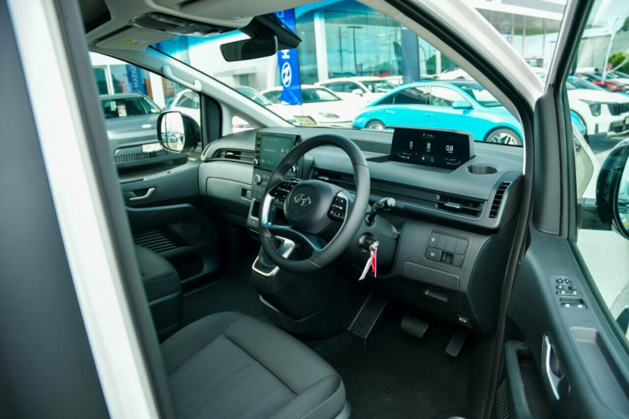 2025 Hyundai Staria Load US4.V3  Van Image 14
