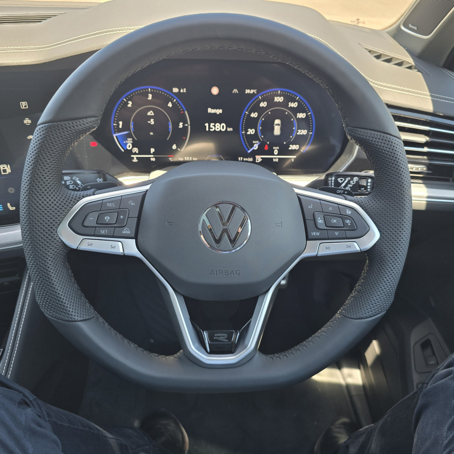 2025 MY26 Volkswagen Touareg RC 210TDI Wolfsburg Edition SUV Image 19