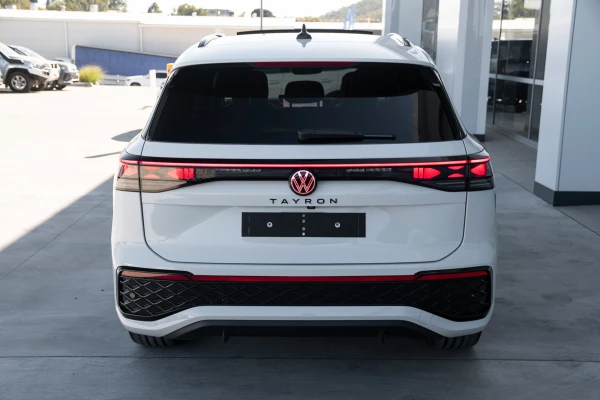 2025 MY26 Volkswagen Tayron R4 195TSI R-Line SUV Image 5