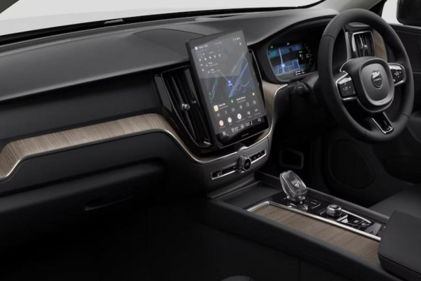 2025 MY26 Volvo XC60 UZ Plus T8 Plug-in Hybrid Dark SUV Image 6