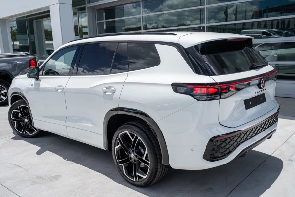 2025 Volkswagen Tayron R4 195TSI R-Line SUV Image 2