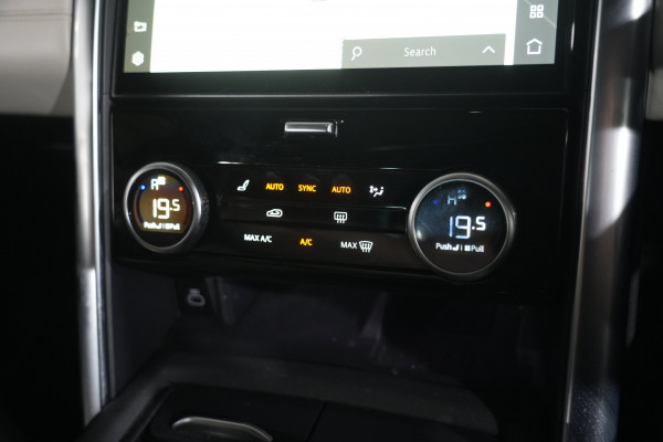 2021 Land Rover Discovery Series 5 P360 R-Dynamic HSE SUV Image 18