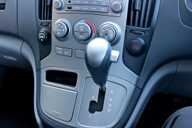 2013 Hyundai Imax TQ-W  Wagon