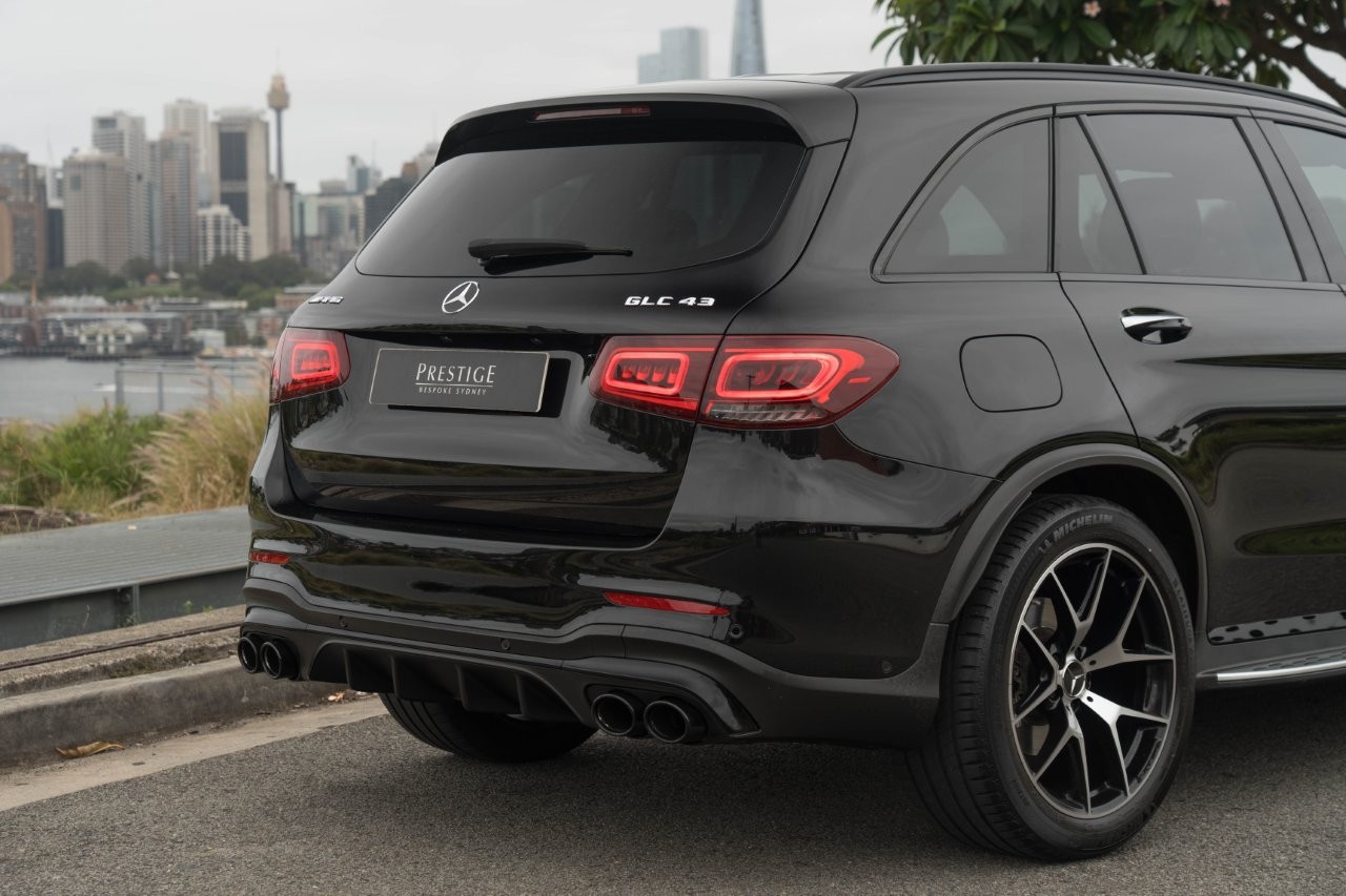 2022 Mercedes-Benz GLC-Class GLC43 AMG SUV Image 9