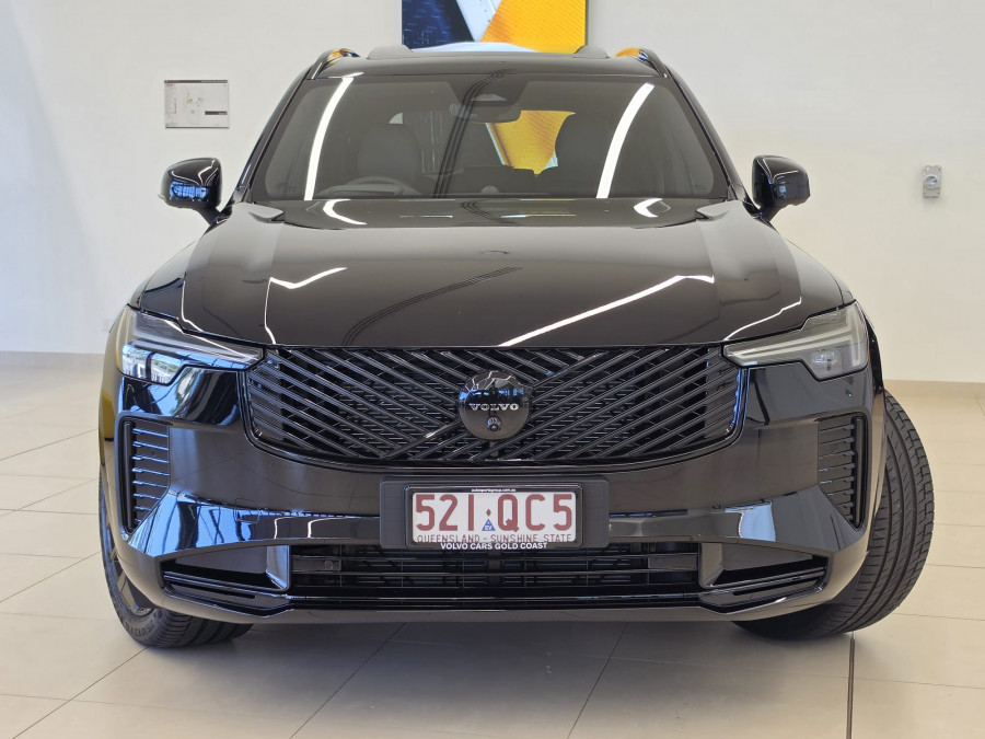 2026 Volvo XC90 L Series  Black Edition SUV Image 4