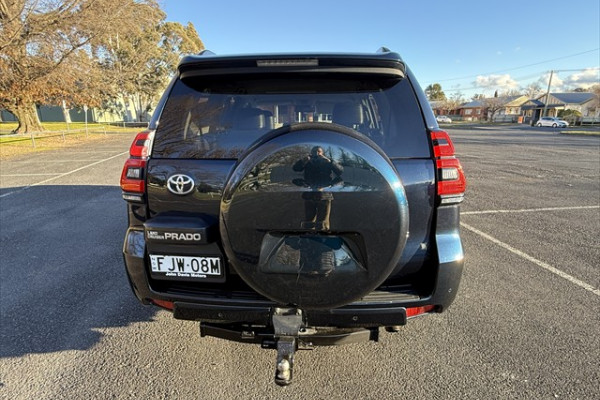 2023 Toyota LandCruiser Prado GDJ150R GXL SUV Image 4