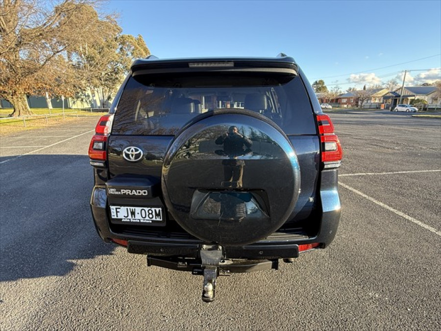 2023 Toyota LandCruiser Prado GDJ150R GXL SUV Image 4