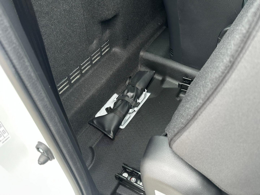 2026 MY25.5 Isuzu D-MAX RG SX High Ride Cab Chassis Image 18