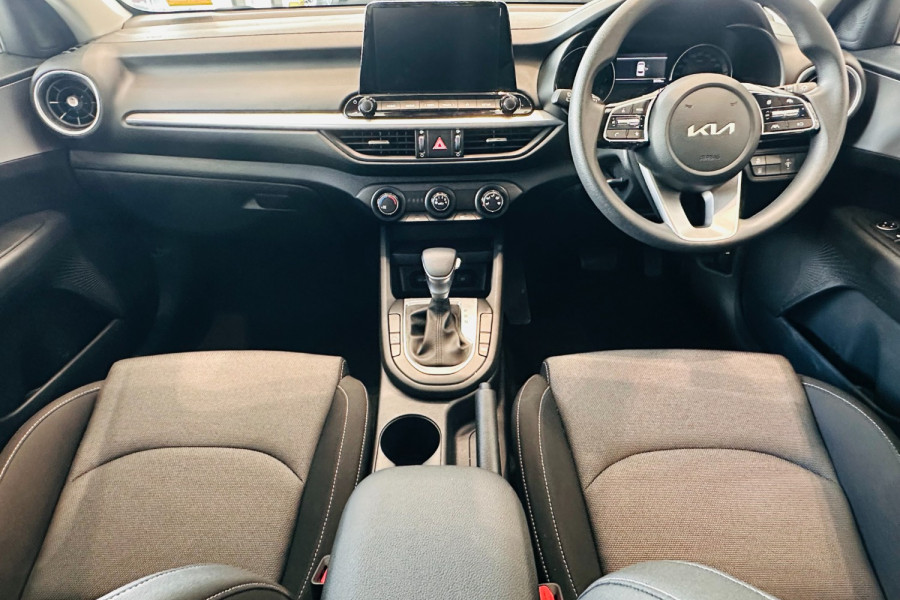 2024 Kia Cerato BD S Hatch Image 8