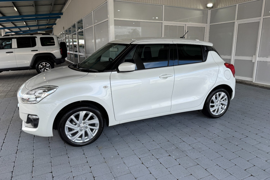 2021 Suzuki Swift AZ Series II GL Navigator Hatch Image 10