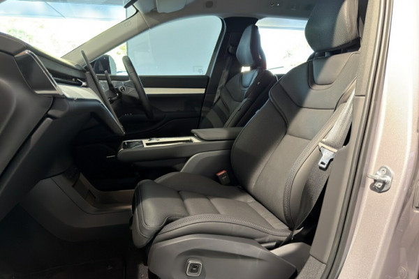 2026 Volvo EX90  Ultra Twin Motor Performance SUV Image 8