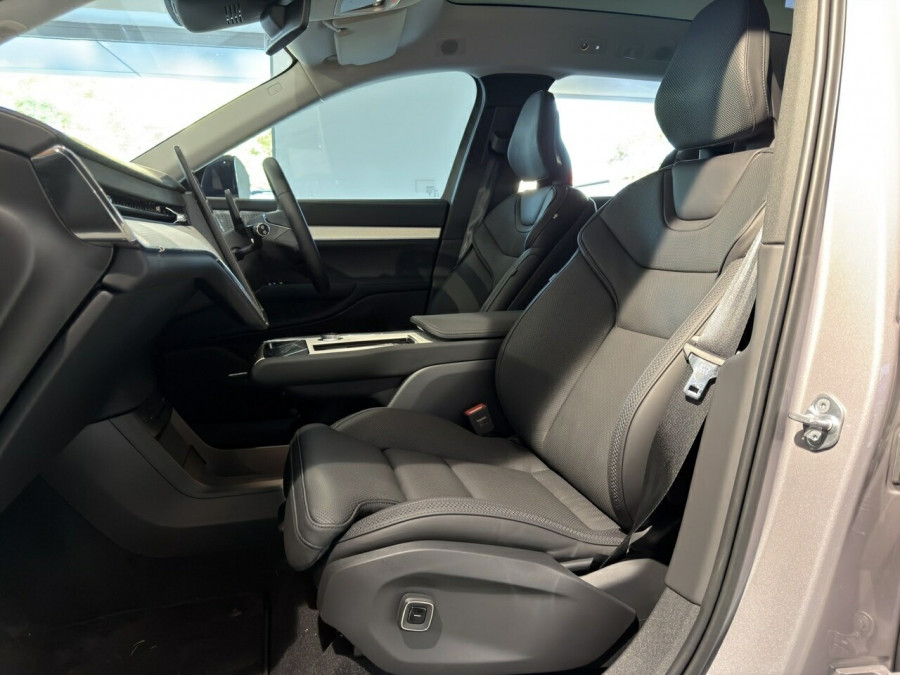 2026 Volvo EX90  Ultra Twin Motor Performance SUV Image 8