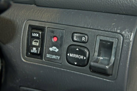 2005 Toyota Corolla ZZE122R 5Y Ascent Hatchback