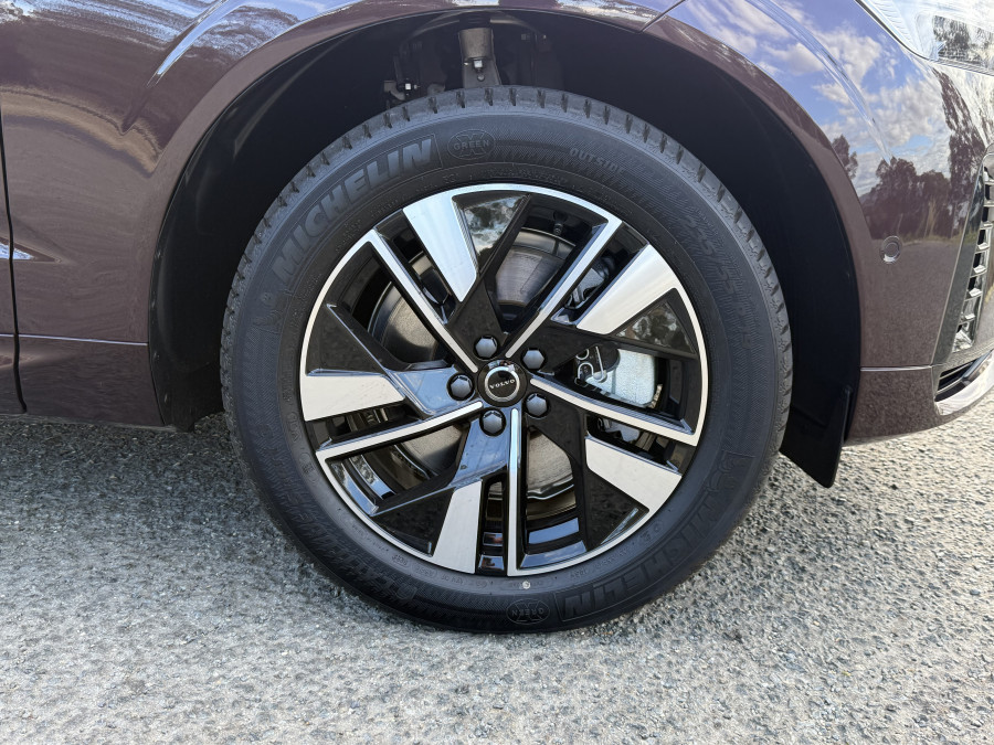 2025 MY26 Volvo XC60 UZ Plus T8 Plug-in Hybrid Dark SUV Image 9