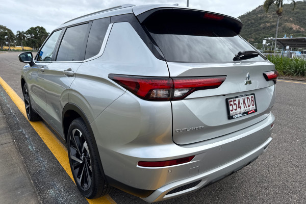 2024 Mitsubishi Outlander ZM Aspire SUV Image 5