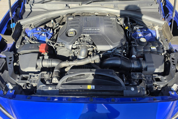2016 MY17 Jaguar F-PACE X761 First Edition SUV Image 31