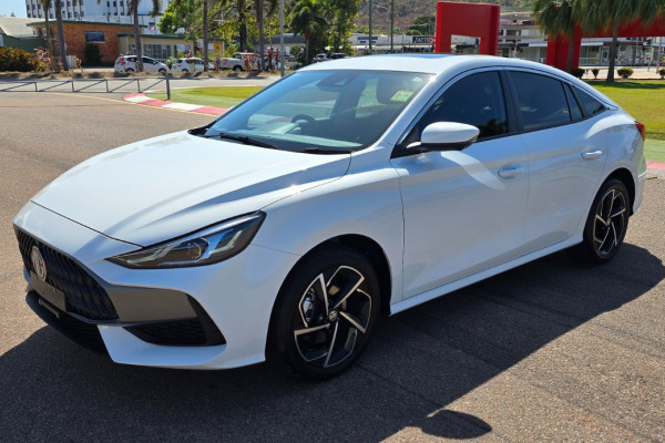 2024 MG MG5 Essence Sedan Image 5