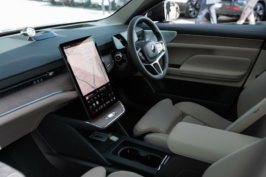 2026 Volvo ES90  Ultra Single Motor Sedan Image 3