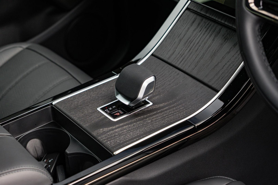 2026 MY26.5 Land Rover Range Rover Evoque L551 P300e Autobiography SUV