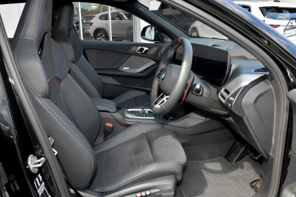 2025 BMW 1 Series F70 M135 xDrive Hatch image 6
