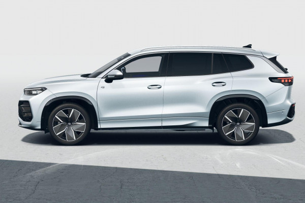 2025 MY26 Volkswagen Tayron R4 195TSI R-Line SUV Image 2