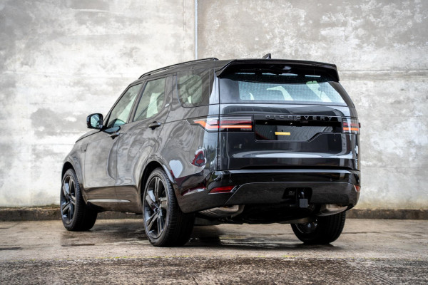 2025 Land Rover Discovery Series 5 D350 Dynamic SE SUV image 2