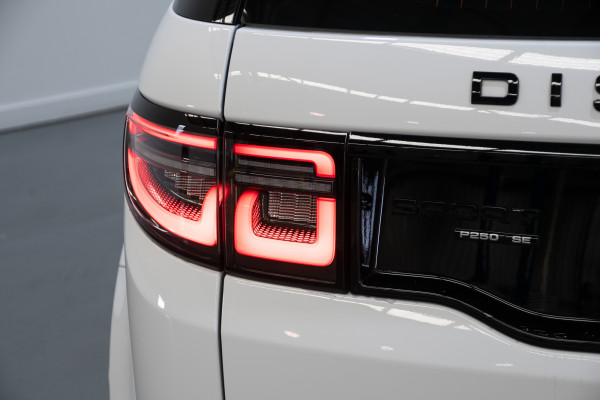 2020 Land Rover Discovery Sport SE SUV Image 11