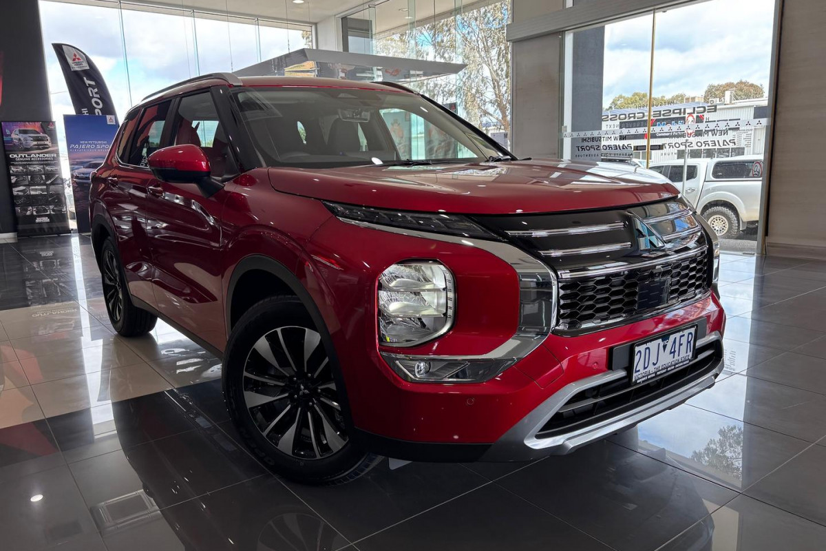2025 Mitsubishi Outlander ZM LS SUV