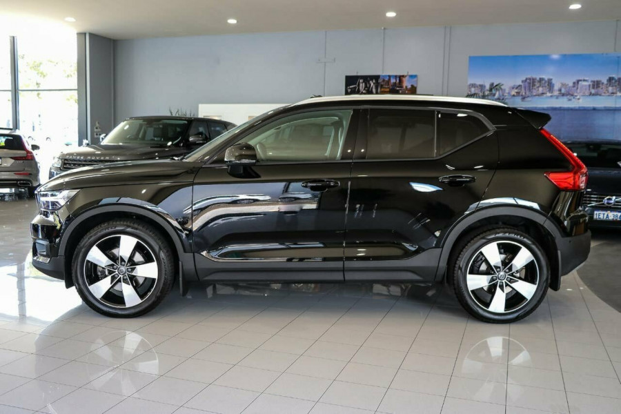 2019 Volvo XC40 XZ T4 Momentum Suv Image 7