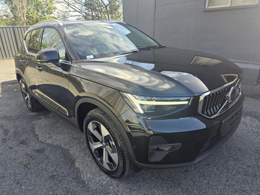 2026 MY27 Volvo XC40 XZ Ultra B4 Bright SUV Image 2