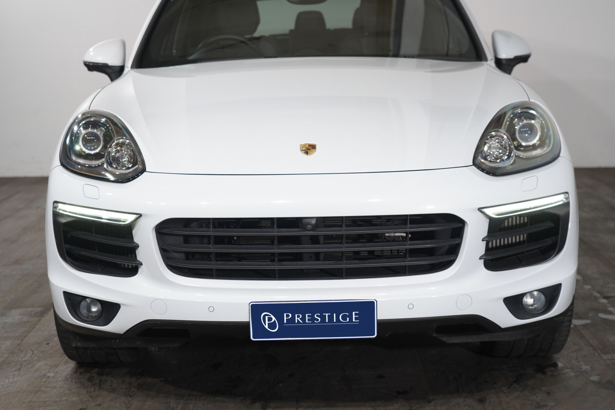 2016 Porsche Cayenne Diesel Platinum Edition SUV Image 3