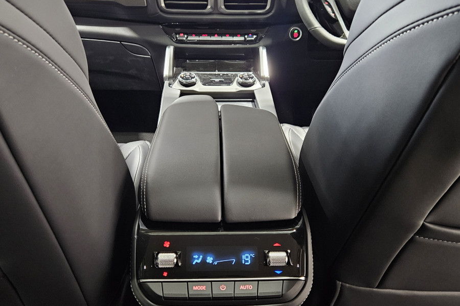 2025 LDV D90 SV9A Executive SUV Image 21