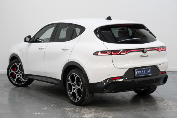 2023 Alfa Romeo Tonale Veloce SUV Image 8