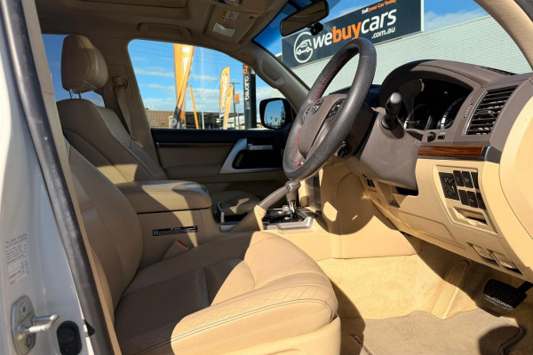 2016 Toyota LandCruiser VDJ200R VX SUV Image 19