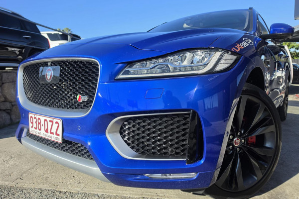 2016 MY17 Jaguar F-PACE X761 First Edition SUV Image 2