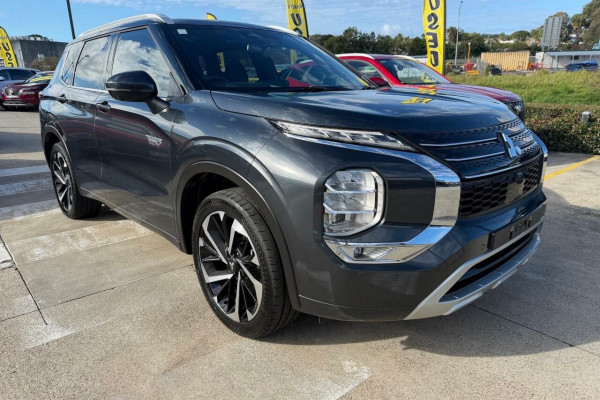 2024 Mitsubishi Outlander ZM PHEV Exceed Tourer SUV Image 2