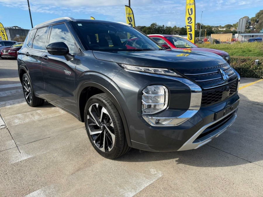 2024 Mitsubishi Outlander ZM PHEV Exceed Tourer SUV Image 2