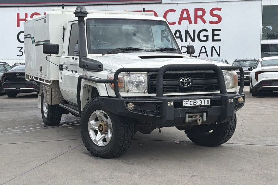 2013 Toyota LandCruiser VDJ76R GX Cab Chassis Image 1
