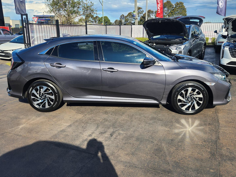 2017 Honda Civic 10th Gen VTi-S Hatch Image 2