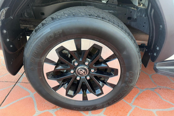 2025 Toyota HiLux GUN126R SR5 48V Ute Image 24