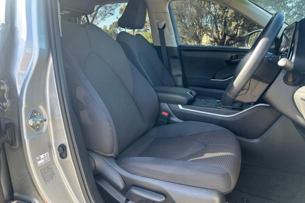 2023 Toyota Kluger TXUA75R (Petrol AWD) GX SUV Image 16